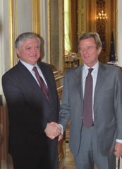 Էդվարդ Նալբանդյանը հանդիպել է Ֆրանսիայի արտաքին գործերի նախարարի հետ