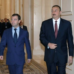 Алиев расскажет Медведеву о встрече с Саркисяном