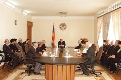 Президент НКР Бако Саакян встретился с представителями федерации профессиональных союзов НКР