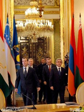 Президент Серж Саргсян в Москве принял участие в заседании Совета коллективной безопасности ОДКБ