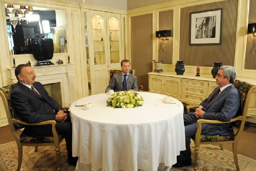 Դմիտրի Մեդվեդևի, Սերժ Սարգսյանի և Իլհամ Ալիևի եռակողմ հանդիպումն ավարտվել է