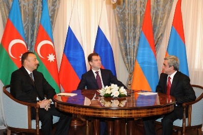 Հայաստանի, Ռուսաստանի և Ադրբեջանի նախագահների հանդիպումը շարունակվել է ոչ ֆորմալ միջավայրում