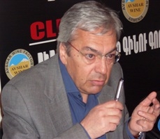Баграт Асатрян: «В 2010 году экономический спад в Армении составит 1-2%»