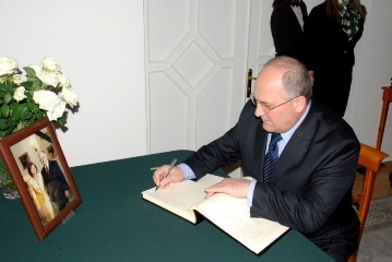 Армянские парламентарии посетили посольство Польши в Армении