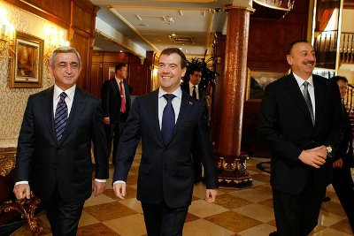 Официальный Ереван и Баку пока не отвечают на послание Медведева