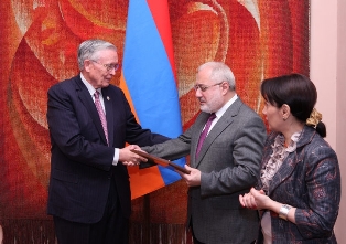 Руководство города Хайленда признало Геноцид армян