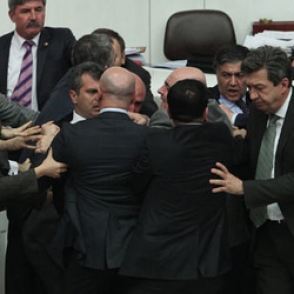 В парламенте Турции произошла очередная драка
