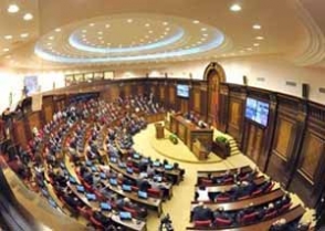 По мнению депутатов, в парламенте есть "двухголовые" и "люди без головы"