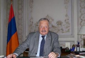 Виген Читечян назначен послом Армении в Ватикане