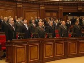 В парламенте минутой молчания почтили память жертв событий 1-го марта
