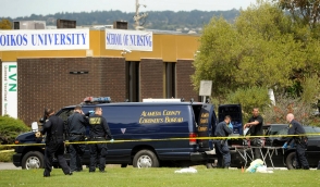 В результате стрельбы у здания колледжа в Окленде погибли семь человек