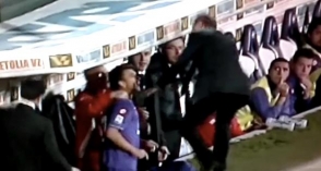 Итальянский тренер избил футболиста своей команды (видео)