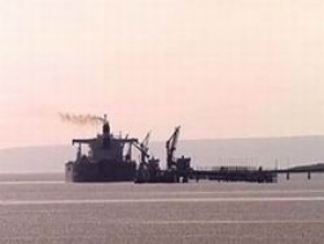 Пираты захватили танкер с азербайджанской нефтью