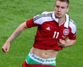 УЕФА может наказать датского футболиста за рекламу на трусах