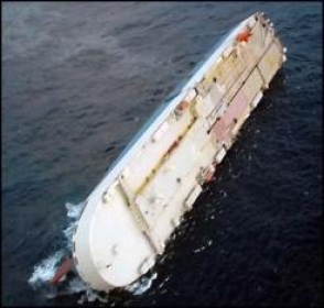 В результате кораблекрушения в Индонезии погибли 58 человек