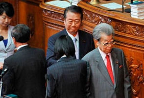 В правящей Демпартии Японии произошел раскол
