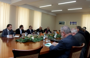 Министр обороны Армении встретился с посредниками МГ ОБСЕ