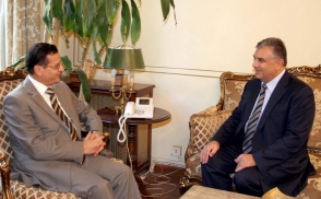 Посол Армении обсудил с главой МИД Ливана отношения двух стран