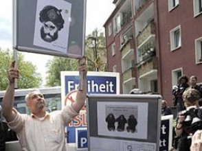Полиция Бонна запретила националистической партии демонстрировать антиисламские карикатуры