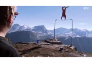 Норвежец выжил после падения с турника на высоте в 1200 метров (видео)