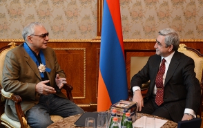 Президент Армении наградил Карена Шахназарова орденом Почета
