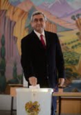 Серж Саргсян проголосовал на избирательном участке 9/11
