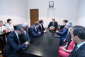 Քաղաքապետ Տարոն Մարգարյանը ներկայացրել է Նուբարաշեն վարչական շրջանի նոր ղեկավարին