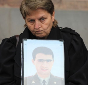 Զոհված զինվորի մայր. «Իմ տղայի արյունը նաև ՀՀ նախագահի ու գլխավոր դատախազի վրա է»