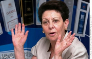 Նաիրա Զոհրաբյան. «Պարո՛ն Աշոտյան, «խիստ ընդդիմադիր» Անահիտ Բախշյանի համար ե՞րբ եք գրելու հաջորդ տեքստը»