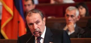 Լևոն Տեր-Պետրոսյանը միացավ ՀԱԿ երիտթևի համագումարին