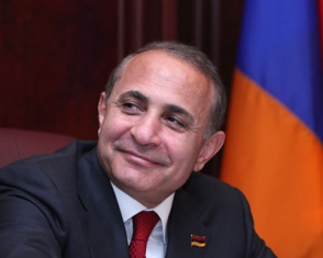 Овик Абрамян: «7-процентный экономический рост был политической оценкой Сержа Саргсяна»