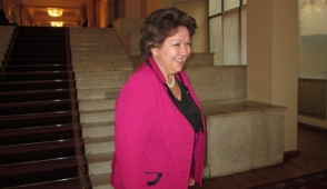 Журналистка пожаловалась на Эрмине Нагдалян в Комиссию по этике НС