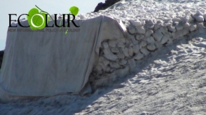 Գիտական փորձեր Արագածում՝ ձյունը պահպանելու ուղղությամբ (տեսանյութ)