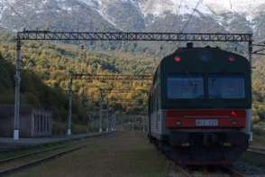 Երևան-Գյումրի գնացքի տակ քաղաքացի է ընկել