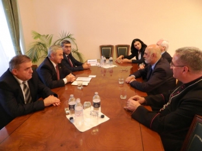 ԼՂՀ ԱԺ նախագահն ընդունել է լեհ սենատոր Լ.Աբգարովիչի գլխավորած պատվիրակությանը