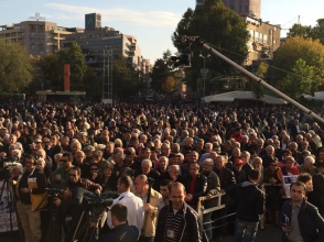 Հանրահավաքի մասնակիցներ. «Որքան պետք լինի, այդքան էլ կգանք. մինչև հաղթանակ» (տեսանյութ)