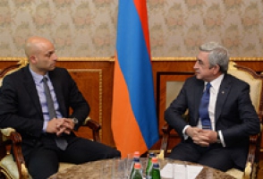 Սերժ Սարգսյանն ընդունել է Կովկասում և Կենտրոնական Ասիայում ՆԱՏՕ-ի գլխավոր քարտուղարի հատուկ ներկայացուցիչ Ջեյմս Ապատուրային