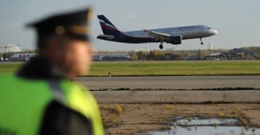 61-ամյա կնոջն ազատազրկում է սպառնում ինքնաթիռում անկանոն պահվածքի համար