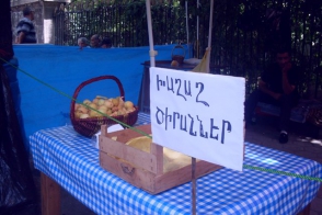 Բաղրամյան պողոտայում անգամ ծիրաններն են խաղաղ (ֆոտոռեպորտաժ)