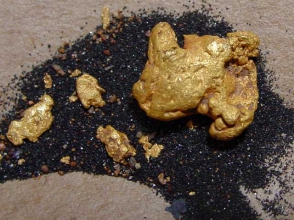 Ոսկու ձուլակտորների փոխարեն այլ մետաղ էր գրավադրել