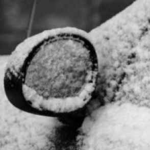 Ավտոմեքենաներն արգելափակվել են ձնակույտի մեջ