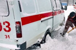Շտապօգնության ավտոմեքենան արգելափակվել էր ձյան մեջ