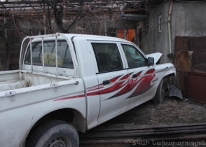 Ավտոմեքենան դուրս է եկել ճանապարհի երթևեկելի հատվածից և բախվել տան պատին