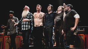 «Eagles of Death Metal»-ը փարիզյան գրոհներից հետո առաջին անգամ մենահամերգով է հանդես եկել