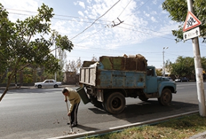 «Վոլկսվագեն Տուարեգ»–ը բախվել է աղբահանության ավտոմեքենային