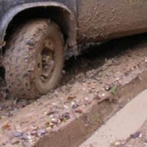 «Գազ 53»-ն արգելափակվել է ցեխակույտի մեջ