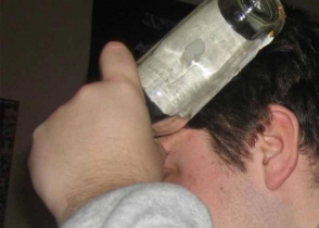 Ավազակային հարձակում Արարատի մարզում. օղու շշով  հարվածել է գլխին