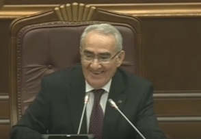 Զավեշտալի իրավիճակ ԱԺ–ում. տեղի–անտեղի կոճակ էին սեղմում (տեսանյութ)