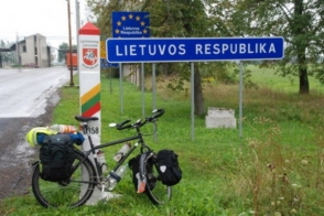 Жителя Белоруссии не впустили в Литву из-за советской символики на автомобиле