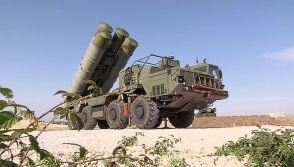В Крыму заступил на дежурство полк, оснащенный системой С-400 «Триумф» (видео)